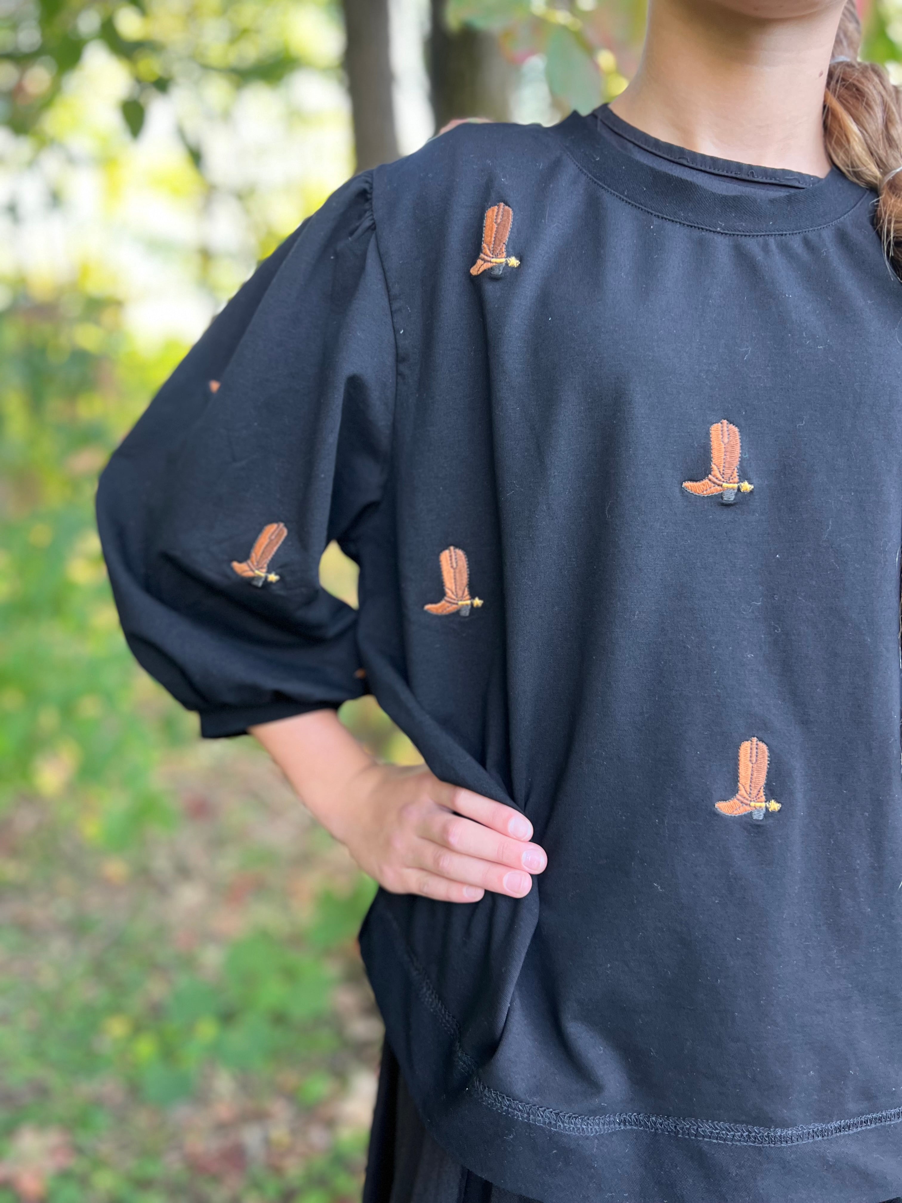 Black Crewneck w/ Embroidered Boots