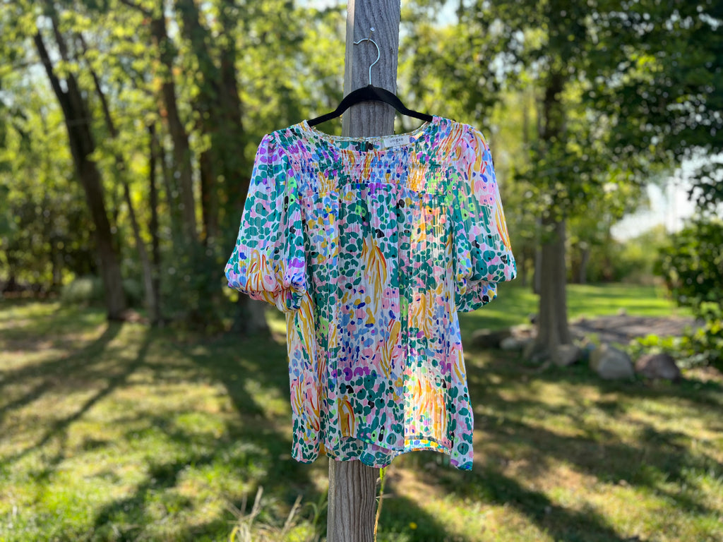 Colorful UMGEE Top w/ short sleeves